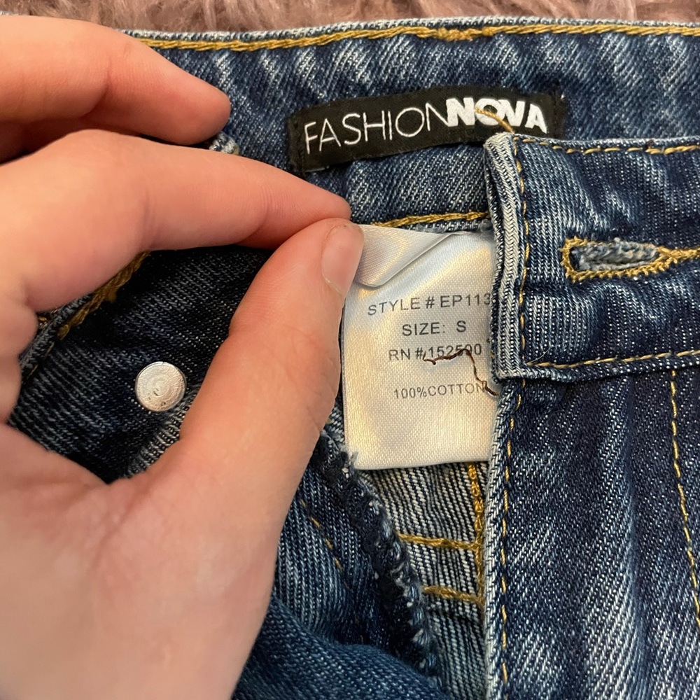 Jeans - Picture 2 of 3